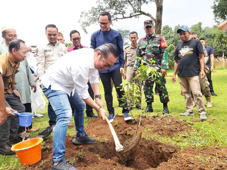 PT Astra Internasional Tebar 500 Bibit Pohon Rambutan dan Bangun Kampung Tematik di Bogor