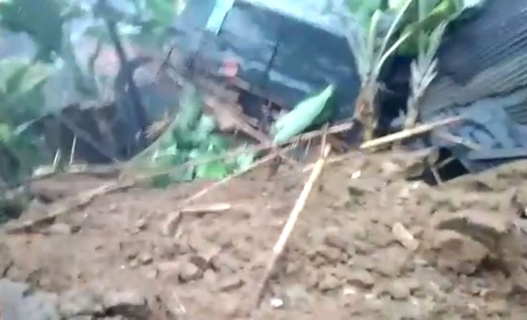 Dua Rumah Rusak Berat Terdampak Longsor