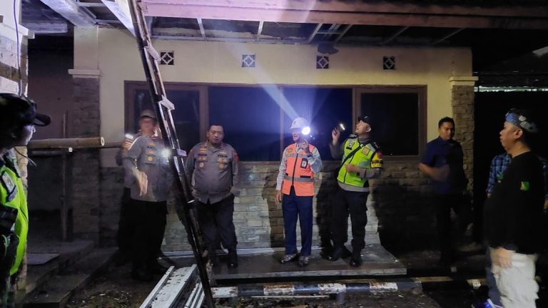 Sidak ke Desa Tanpa Protokoler, Damanhuri: Kapolres Merakyat