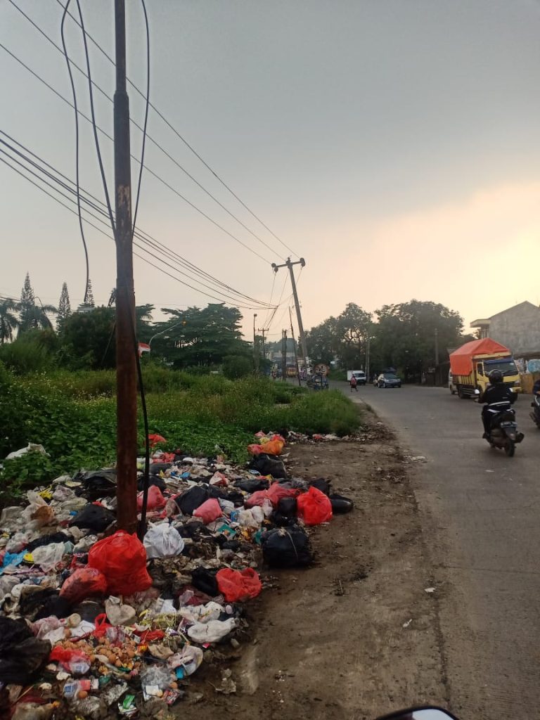 Limusnunggal Marak Pembuangan Sampah Ilegal