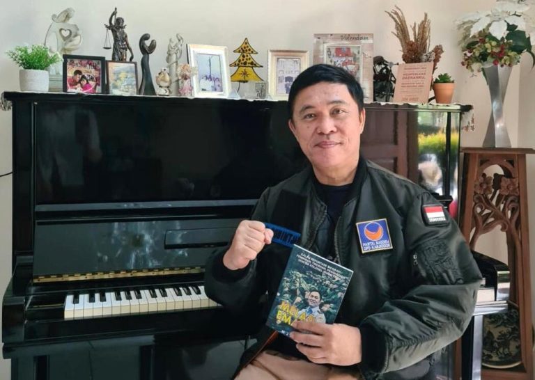 Berbagi Kisah Soal Kehidupan, Ketua DPD Nasdem Kabupaten Bogor Buat Buku Biografi