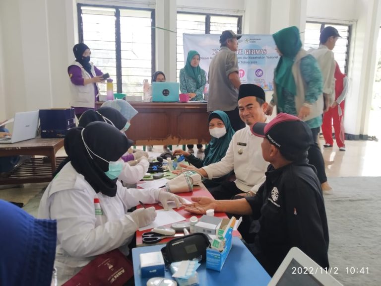 Melalui Program Germas, Masyarakat Desa Ciawi Dapat Pengobatan Gratis