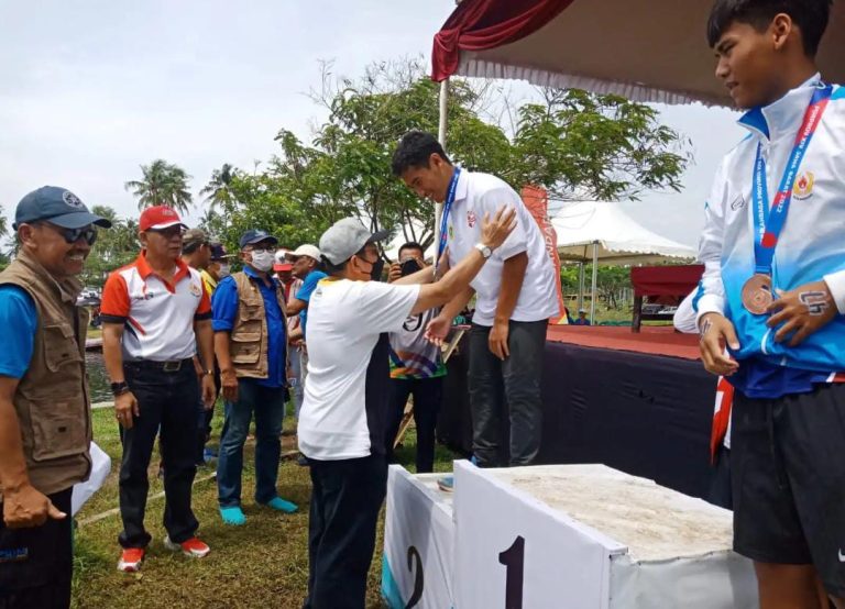 Perenang Perairan Terbuka Kabupaten Bogor Sabet Medali Perak