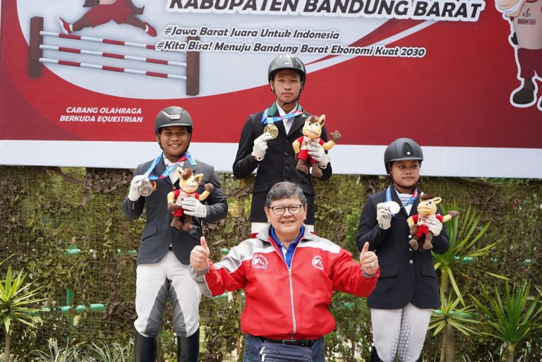 Tim Equstrian Kabupaten Bogor Sabet Emas Dressage Individu U-21