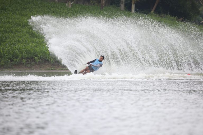 Tim Ski Air Kabupaten Bogor Sabet Medali Emas