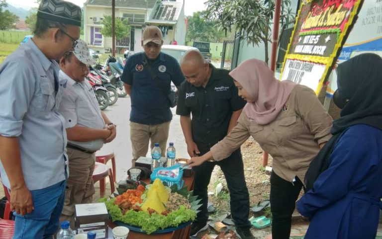 Biro Bogor Timur Peringati HUT Jurnal Bogor ke-15 dengan Santuni Anak Yatim