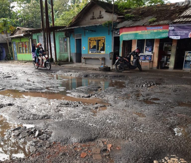 Jalan Jembatan Wika Rusak Parah, Hari: Kami Sudah Berupaya 