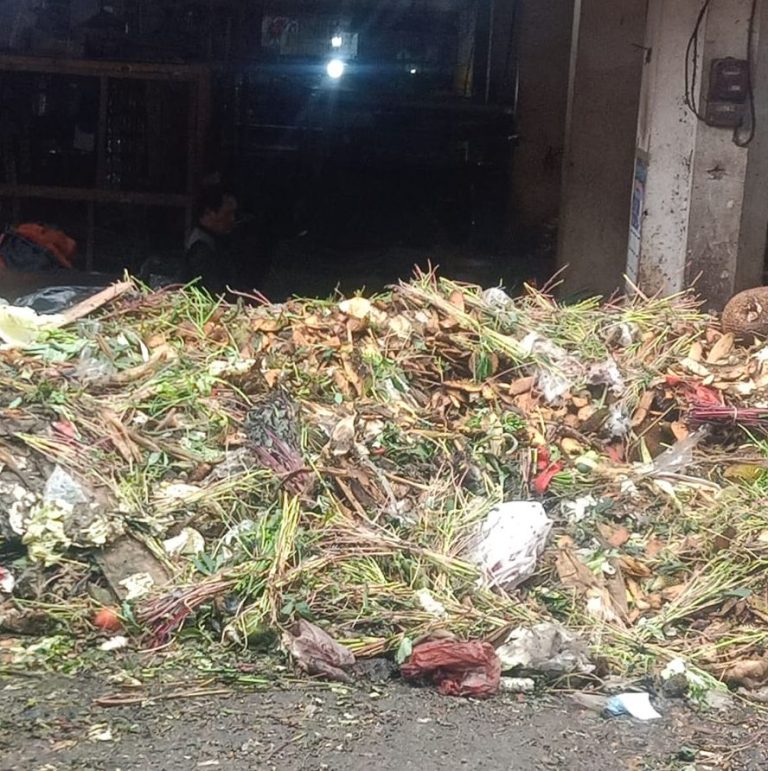 Pengelola Pasar Cileungsi Dinilai tak Becus Tangani Persoalan Sampah