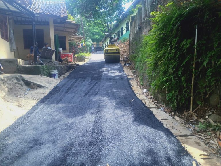 H.Holil Target Jalan Mulus dari Jaling sampai Jandes 
