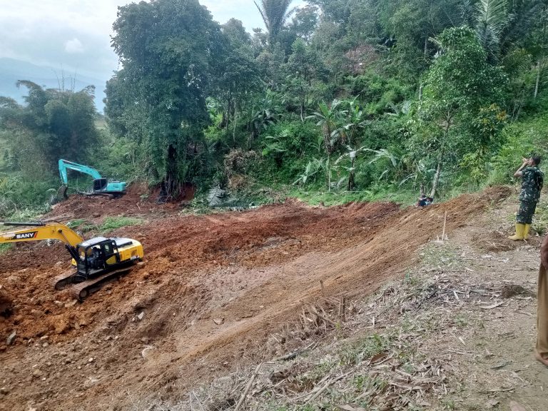 Januari, DPKPP Land Clearing Huntap di Nanggung