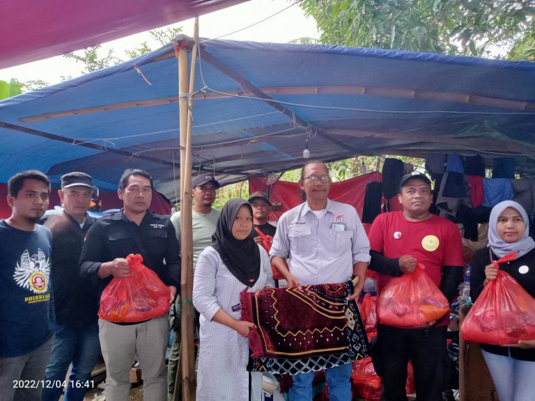 Kolaborasi BTJ, Katar dan UDB Kampung Kedep Salurkan Bantuan ke Cugenang