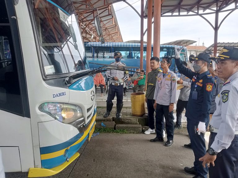 Jelang Nataru, UPTD P3LLAJ Wilayah I Dishub Jabar Rampcheck Kendaraan