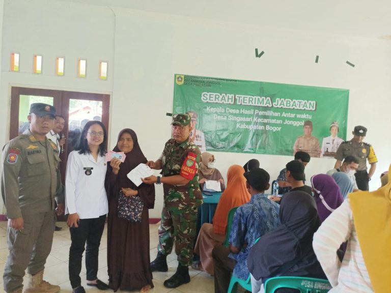 46 Warga Desa Singasari Terima Bantuan PKH BNPT dan BBM