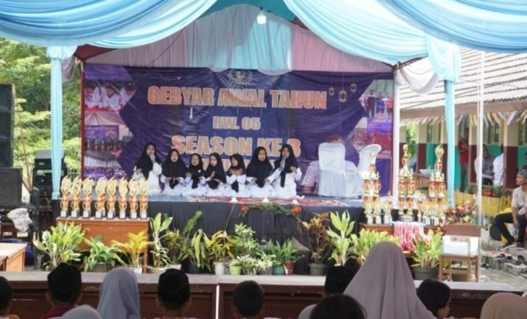 Warga Garisul Sambut 2023 dengan Lomba Kreativitas