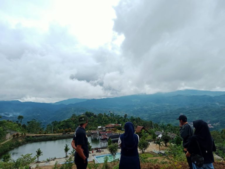 Tawarkan Panorama Alam, Wisata Alam Galuh Situ Menteng Dibuka