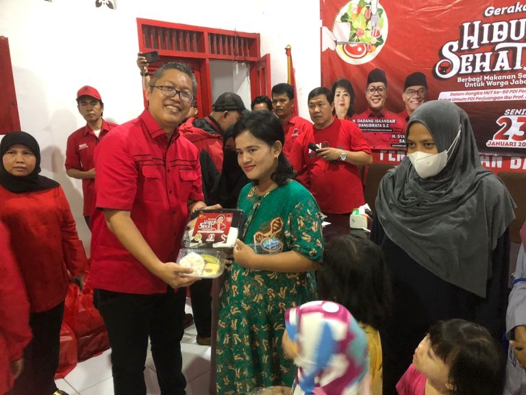 Berantas Stunting, PDI Perjuangan Bagikan Makanan Sehat