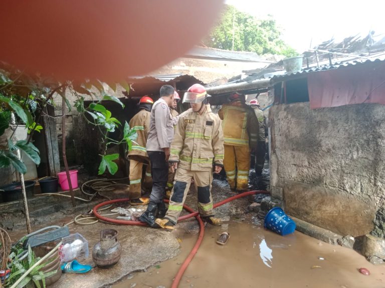 Kontrakan di Tlajung Hangus Terbakar Diduga Korsleting Listrik