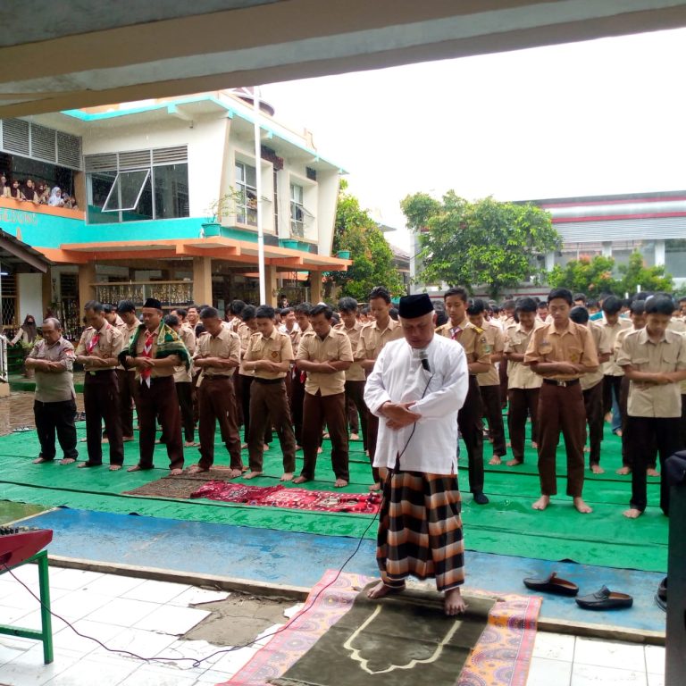MUI dan Ratusan Siswa Pelita Ciampea Sholat Ghaib dan Doa Bersama untuk Korban Gempa di Turki dan Suriah