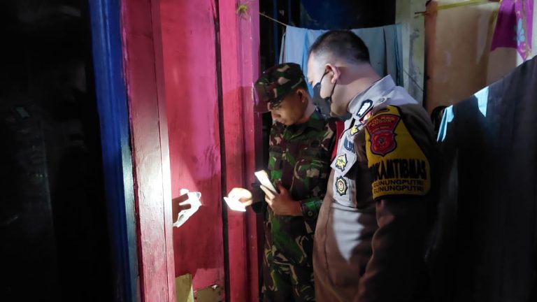 Pemdes Gunung Putri Gandeng Babinsa dan Babinmas Razia Kosan
