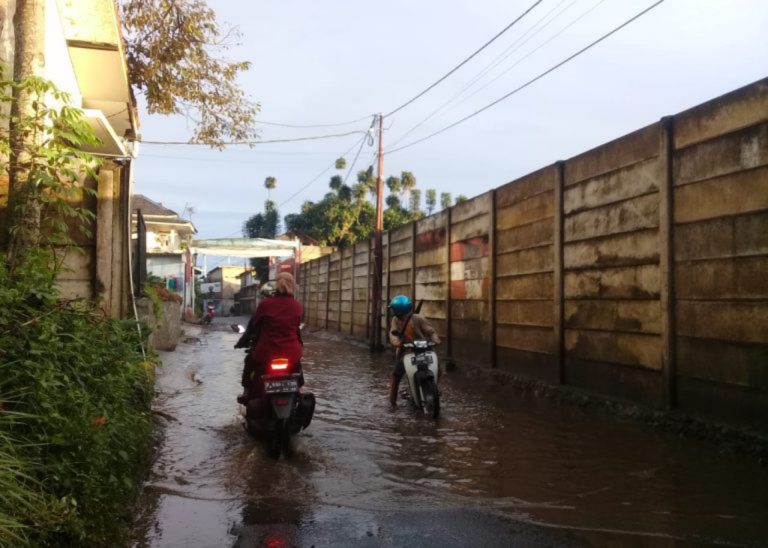 Drainase tidak Berfungsi, Warga Citeko Kebanjiran 