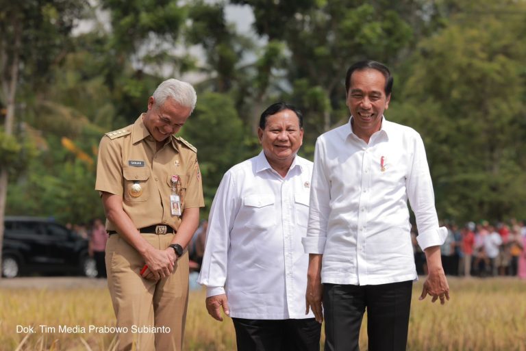 Jokowi Diprediksi Pindah Pilihan Capres, Arifki Chaniago Yakin ke Prabowo Subianto