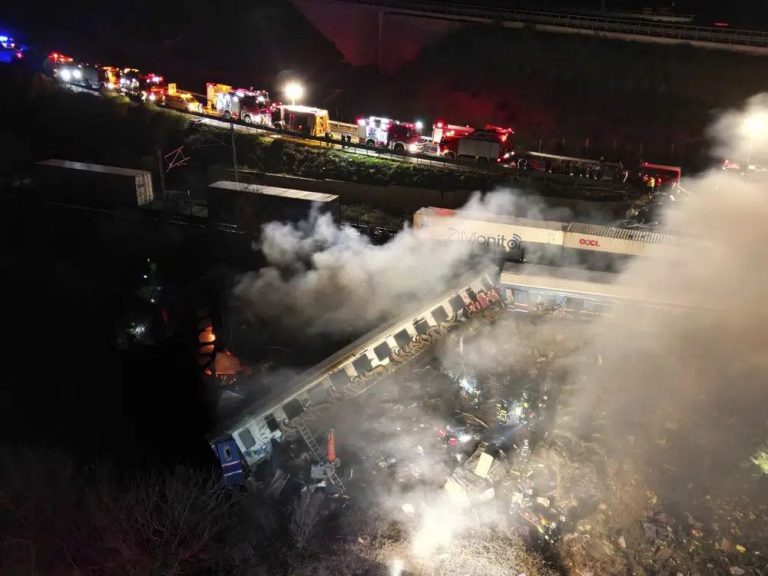 36 Orang Tewas Dalam Tabrakan Kereta di Yunani