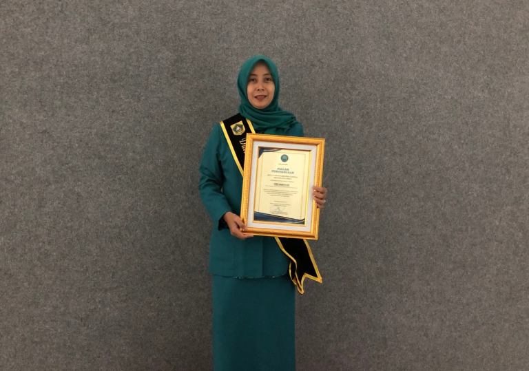 Ketua TP PKK Desa Gunung Putri Raih Penghargaan dari BNN Provinsi Jawa Barat