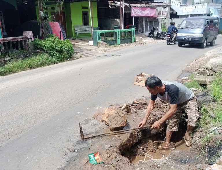 Warga Pasirgintung Minta Pemdes Batutulis Buatkan Tempat Sampah