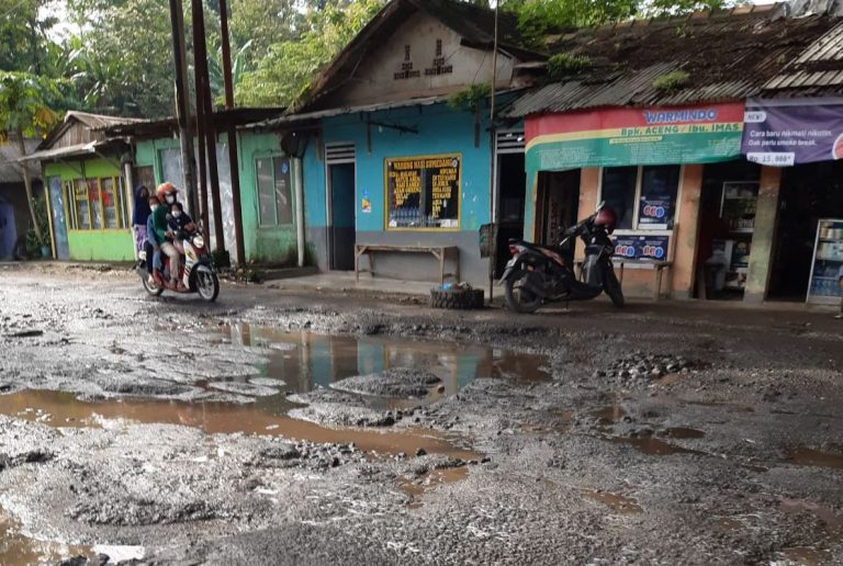 Pemeliharaan Jalan Produk Pemprov Disebut Asal-asalan