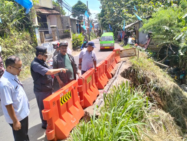 Rizal Utami Kawal Perbaikan TPT Parung Banteng
