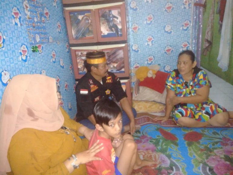 BPPKB Banten Jenguk Bocah Kelainan Jantung di Cicadas 