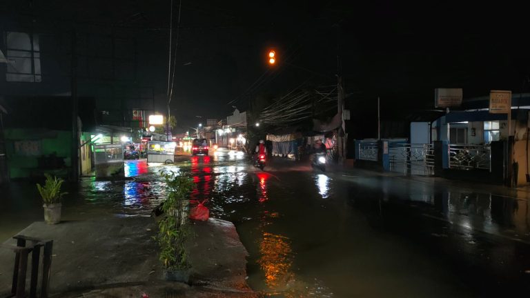 Diguyur Hujan Tiga Jam, Terminal Leuwiliang Kebanjiran Digenangi Air