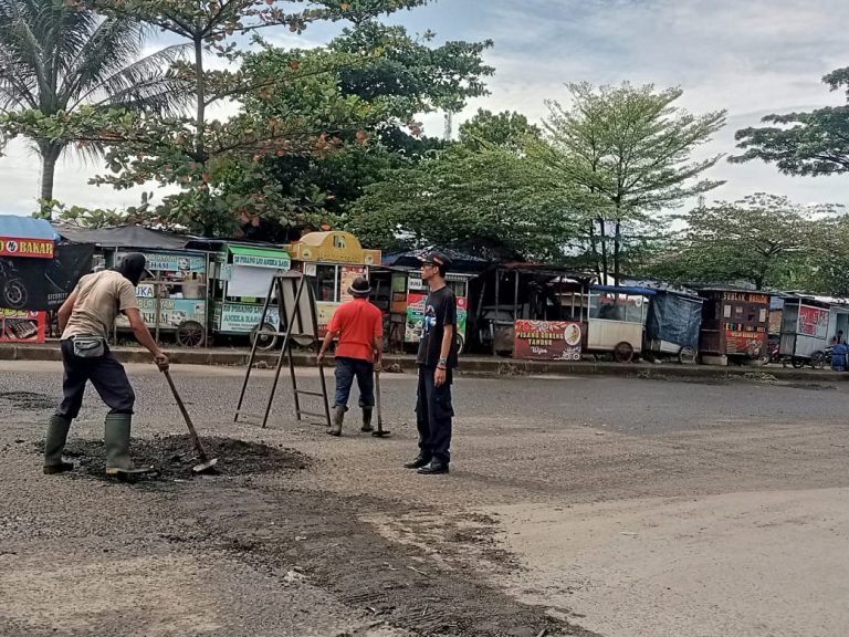 Jelang Idul Fitri, Terminal Leuwiliang Diperbaiki dan Dipercantik