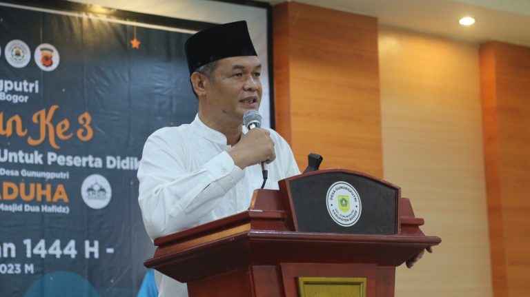 Pemdes Gunung Putri Kembali Wisuda Santri Samaduha, Berikut Nama-namanya 