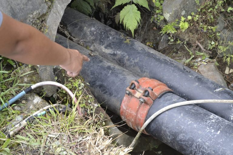 Atasi Kebocoran, Tim Reaksi Cepat ERG Antam Gercep Perbaiki Pipa Bebas B3