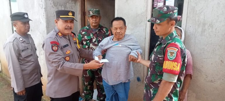 TNI dan Polri Sinergi Bantu Warga Kurang Mampu