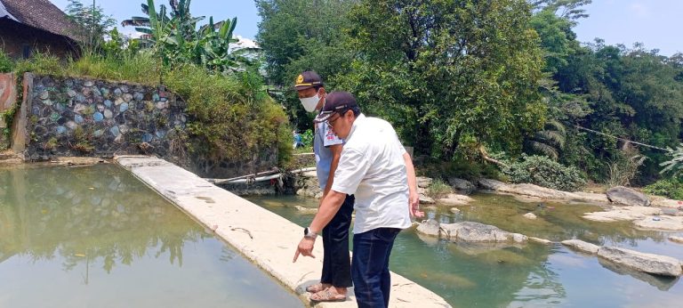 Fathoni Pesimis Pengusutan Pelaku Pembuang Limbah di Kali Cileungsi 