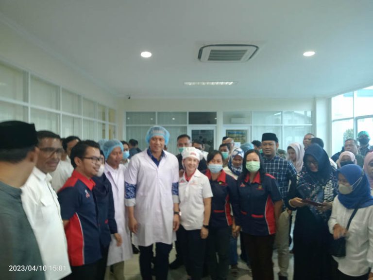 AHY Kunjungi PT SMU, Bagikan Gerobak dan Sembako 