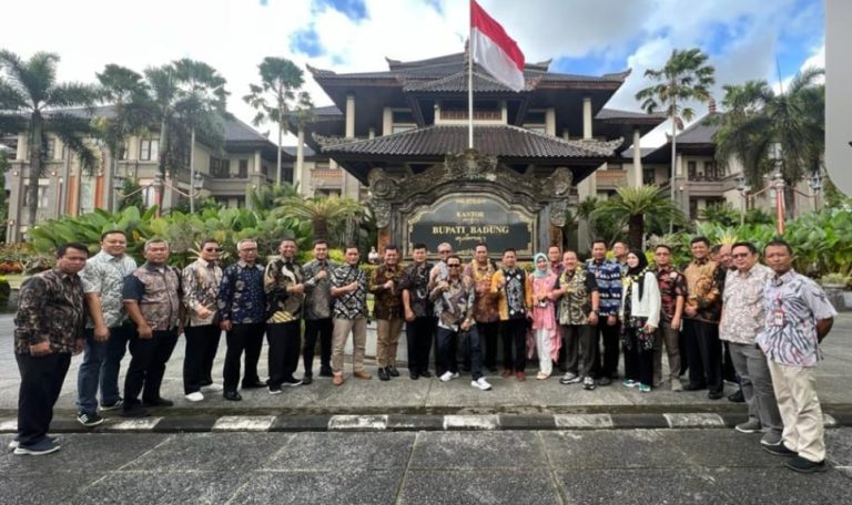 Infrastruktur Jalan dan Daya Dukung Masyarakat Modal Utama Kemajuan Pariwisata