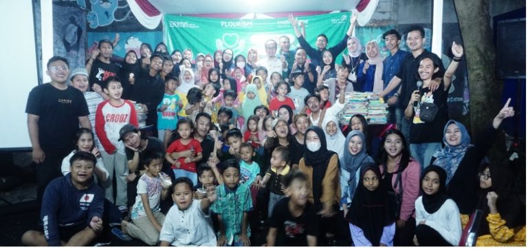 Berbagi Keceriaan Bersama Anak – anak, IndiHome Sukseskan Donasi 1000 Buku bagi Taman Baca Melego