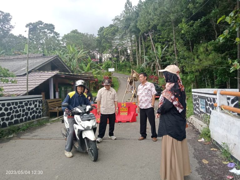 Jembatan Cipamingkis Ambles, Achmad Fathoni Harap Kedepan Pemeliharaan Jembatan Tidak Hanya Dicat