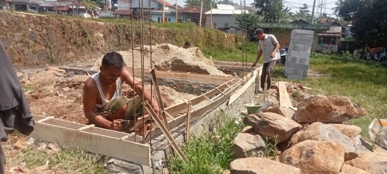 Kembangkan Ekonomi Desa, Pemdes Sadengkolot Bangun BumDes