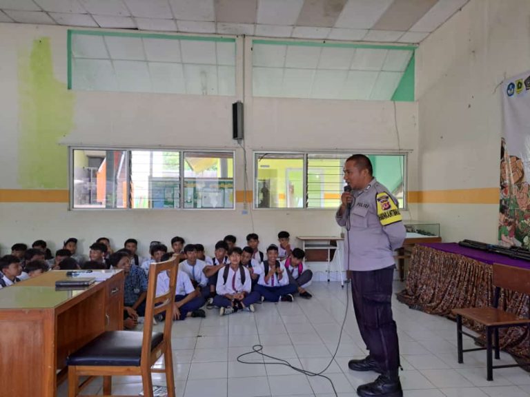 Siswa SMPN 4 Leuwiliang Diberi Pengarahan Polsek Leuwiliang
