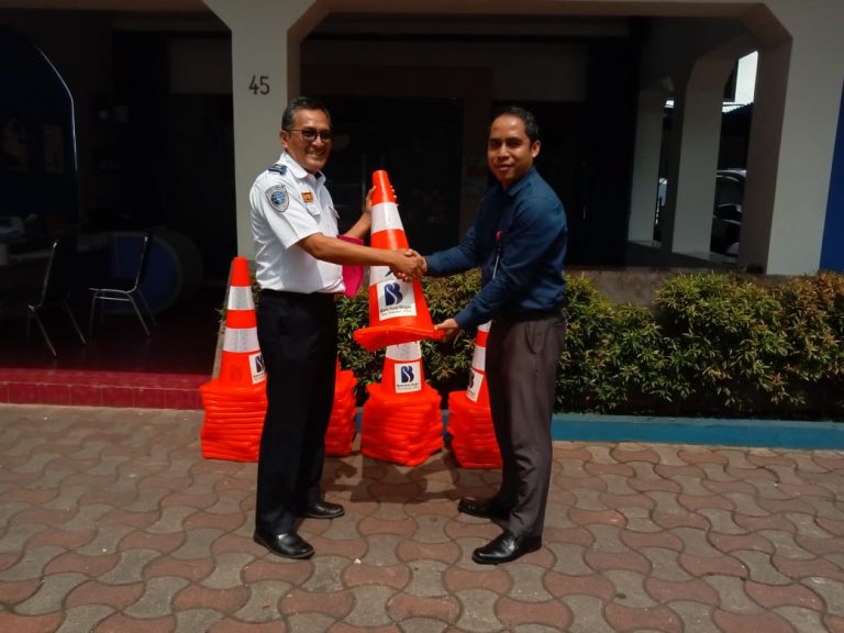 Bank Kota Bogor Berikan Puluhan Traffic Cone ke Dishub