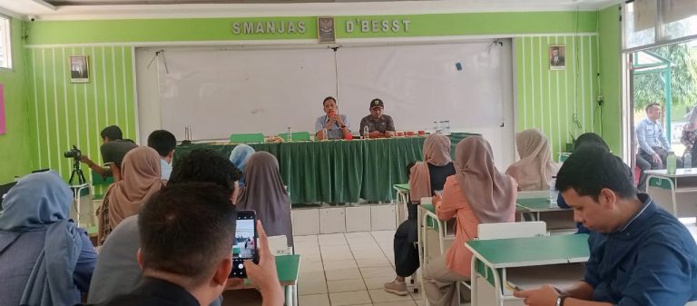 UPT Dukcapil Wilayah IV Lakukan Perekaman e-KTP di Smanjas