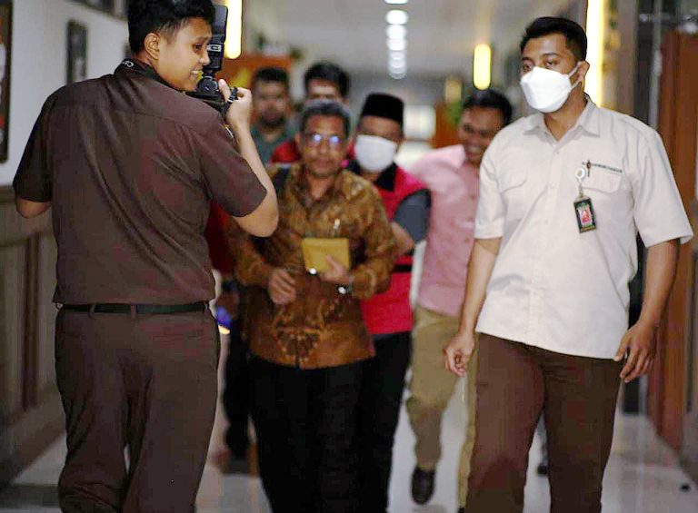 Tersangka Korupsi Dana Bos SMK Generasi Mandiri Ditahan Kejaksaan Negeri Kabupaten Bogor