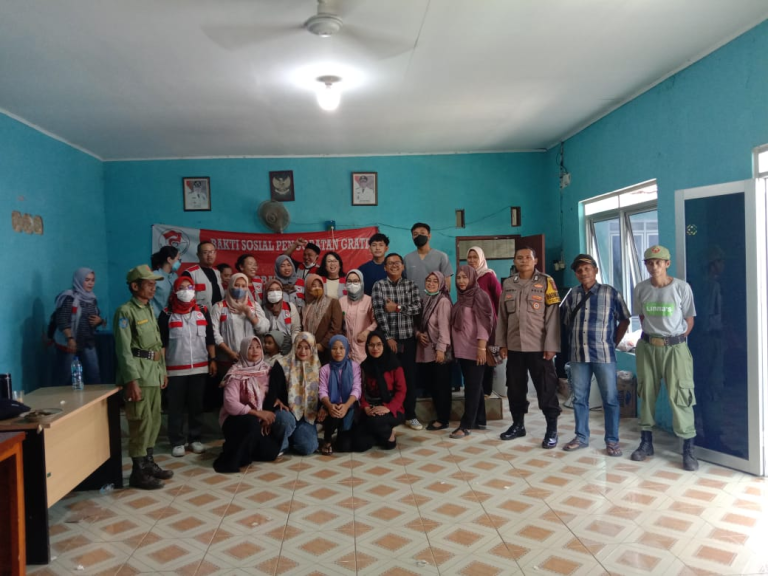 Pemdes Weninggalih Gandeng YKKI Gelar Pengobatan Gratis