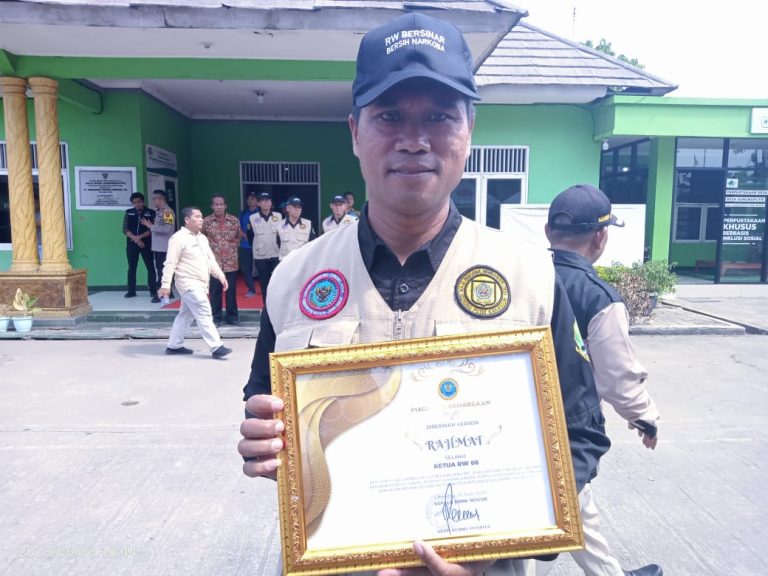 Ketua RW 06 Dapat Penghargaan dari BNNK Bogor, Ini Harapan Kompol Bayu