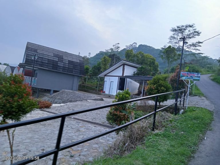 Warga Pertanyakan Pol PP, Villa yang Disuruh Bongkar Masih Kokoh Berdiri