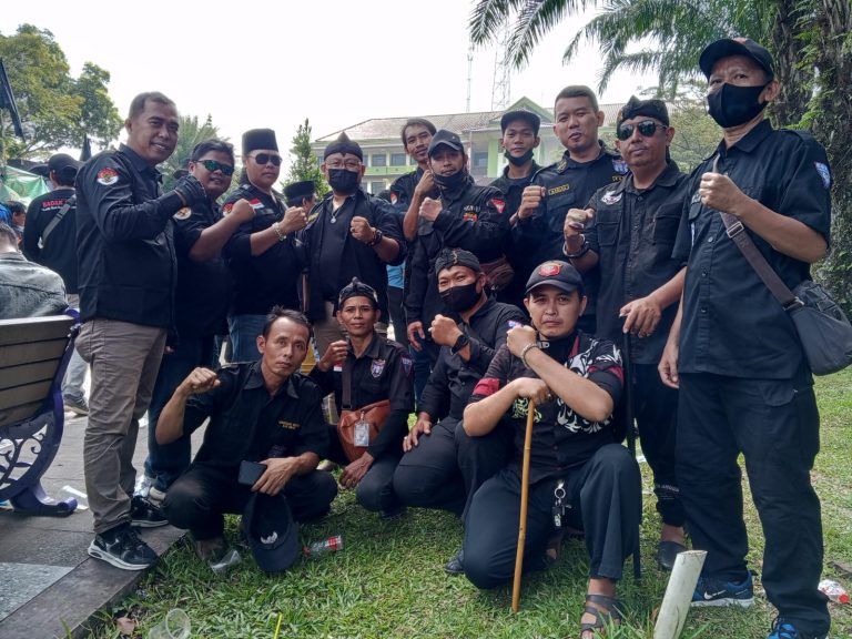 GABSI Bersama ALMAST Tuntut Nonaktifkan Kabid Hubungan Industrial Disnaker